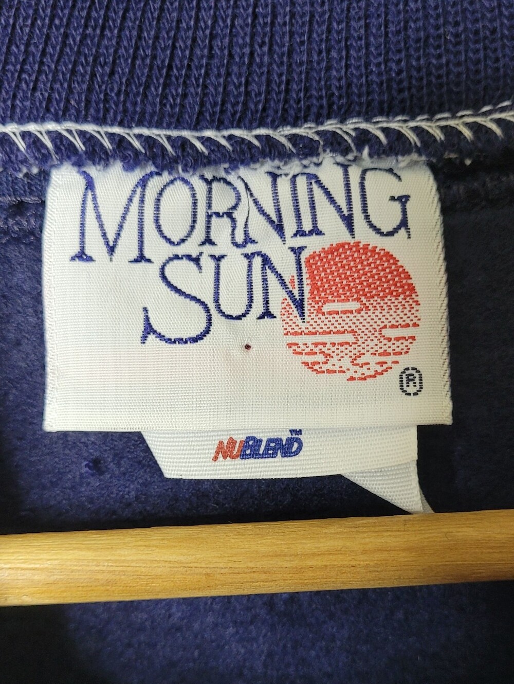 Vintage Morning Sun Snowy Trees Sweatshirt Large - Picture 7 of 9